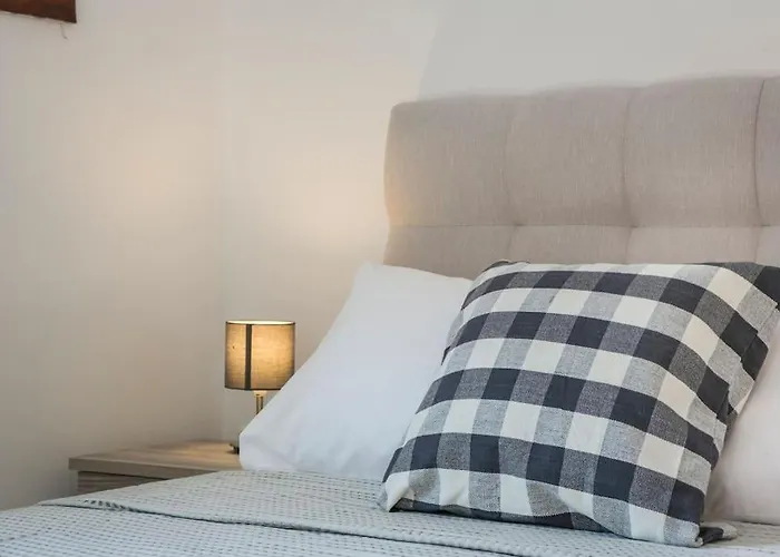 Absolute View Vlachata